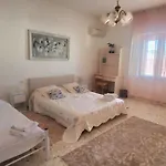 Gloria